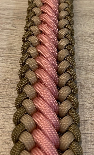 paracord halsband: Bruin met Roze: 41-44 cm
