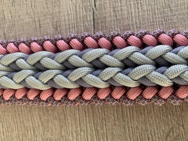 Paracord Halsband: Roze met grijs 50-53 cm